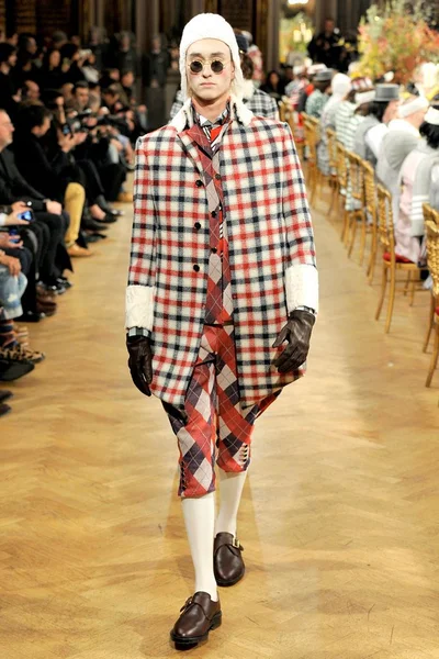 Look 12